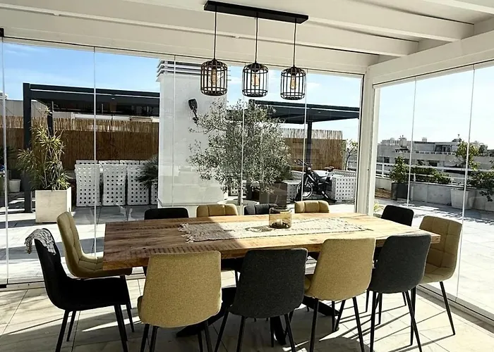 Апартаменти Amazing Modern Penthouse With Panoramic View