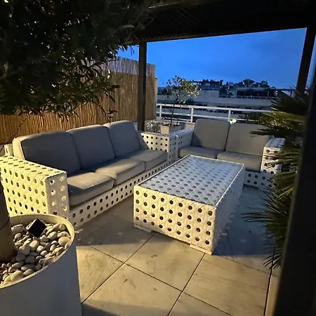 Amazing Modern Penthouse With Panoramic View Апартаменти